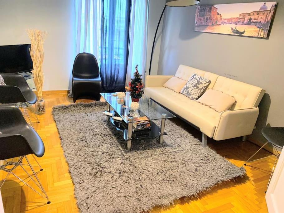 2Bdr Olympianzeus Apt With Netflix Athen Eksteriør billede