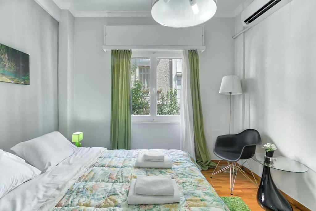 2Bdr Olympianzeus Apt With Netflix Athen Eksteriør billede