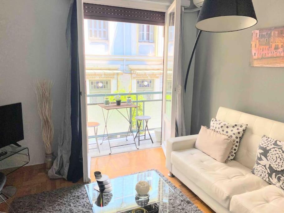 2Bdr Olympianzeus Apt With Netflix Athen Eksteriør billede
